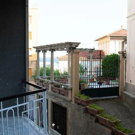 Hotel Thomas 3*